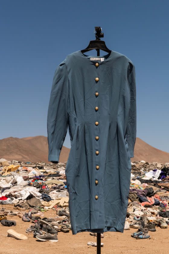 Used clothes discarded in the Atacama desert, in Alto Hospicio, Iquique, Chile, 2022.<span class="copyright">Mauricio Bustamante—Visum/Redux </span>