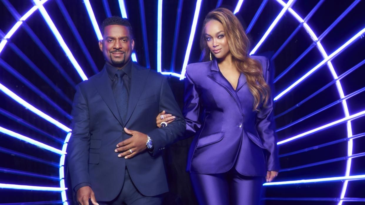  Alfonso Ribeiro and Tyra Banks pose in a promo image for Dancing with the Stars 