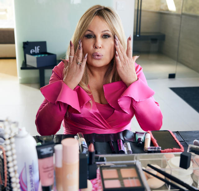 Jennifer Coolidge S Makeup Artist On