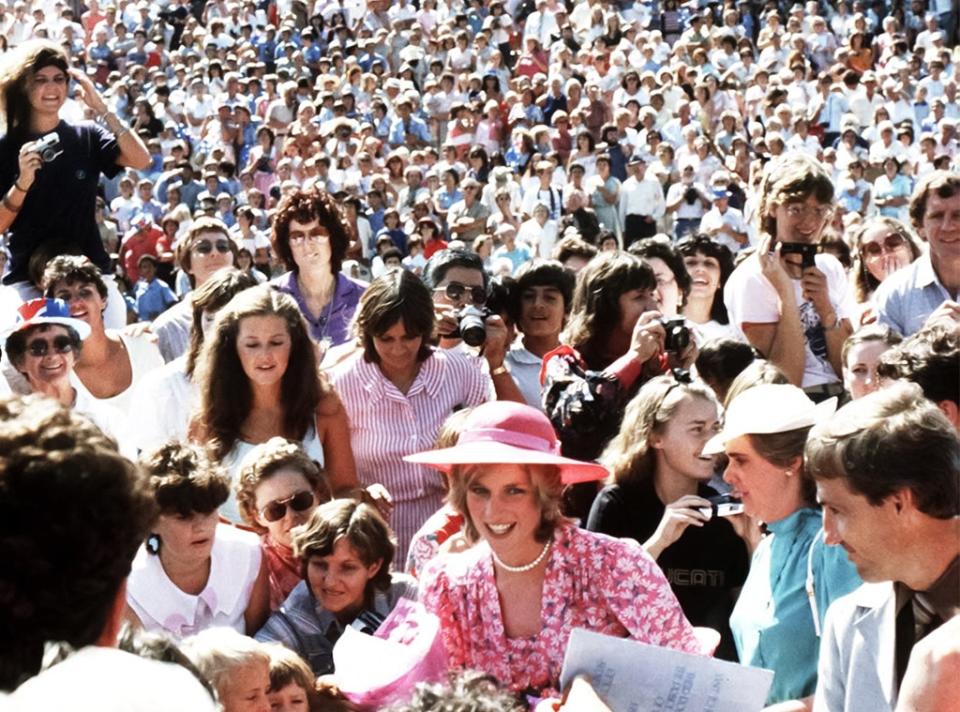 Princess Diana, Crowds