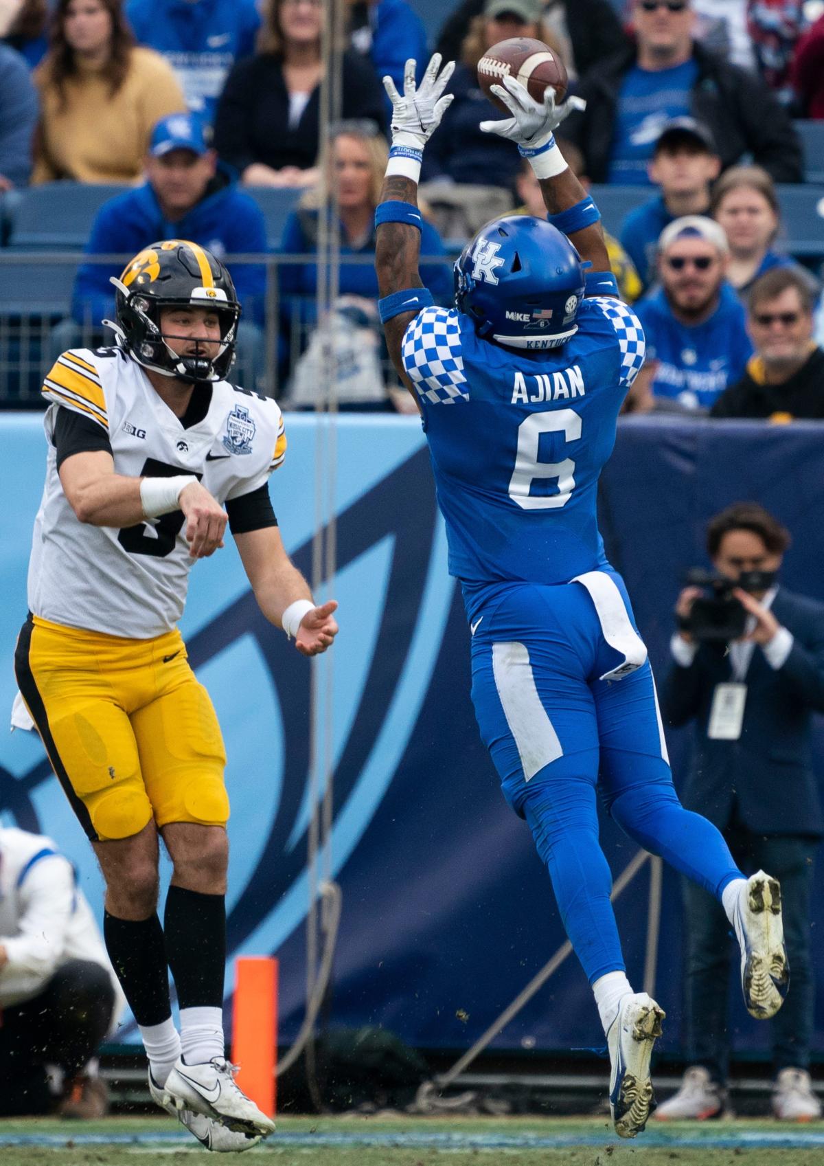 Kentucky football held scoreless in Music City Bowl game vs Iowa What