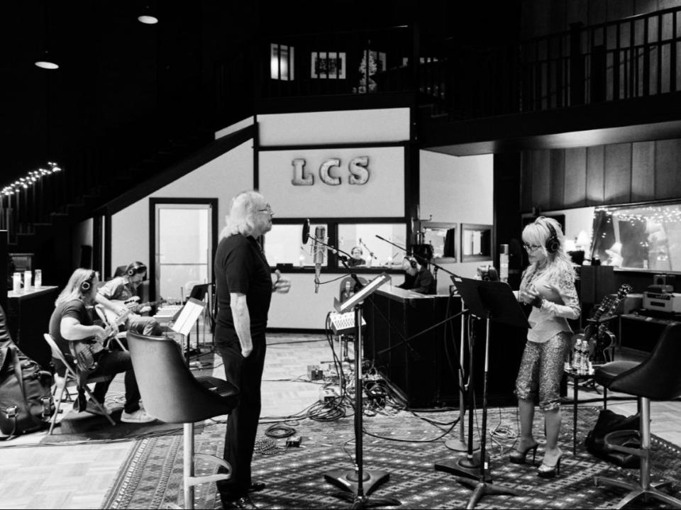 Barry Gibb in the studio with Dolly PartonPress image
