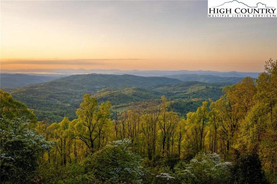 If this panoramic view at Falling Waters doesn’t soothe your soul, we give.