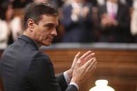 Con la subida del salario a los funcionarios, Pedro Sánchez ha pasado a ganar <strong>84.485 euros</strong> anuales, lo que supone 2,8 veces el sueldo medio en España (35.219). Si comparamos esta cifra con la de los ingresos de otros líderes de gobierno, el presidente no está entre los que más perciben. (Foto: Eduardo Parra / Europa Press / Getty Images).