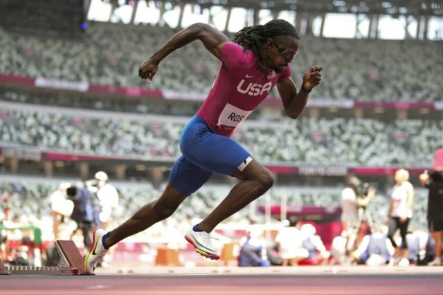 ARCHIVO - El estadounidense Randolph Ross arranca en una eliminatoria de los 400 metros en los Juegos Olímpicos, el 1 de agosto de 2021, en Tokio (AP Foto/Martin Meissner, archivo)