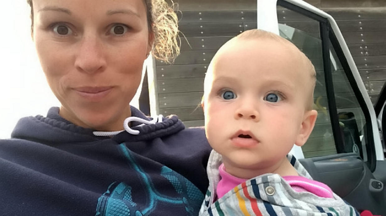 Easyjet crew asks mother to stop breastfeeding on flight