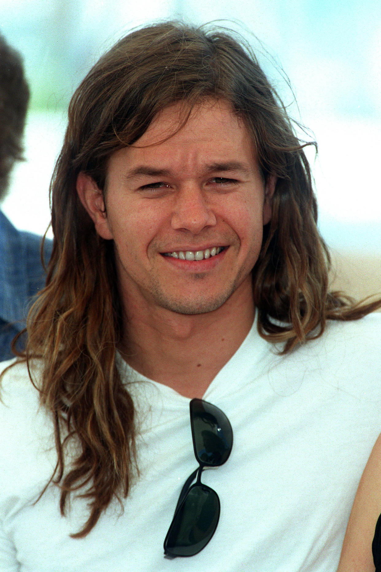 Mark Wahlberg sporting his long locks in May 2000. (Alamy Stock Photo)