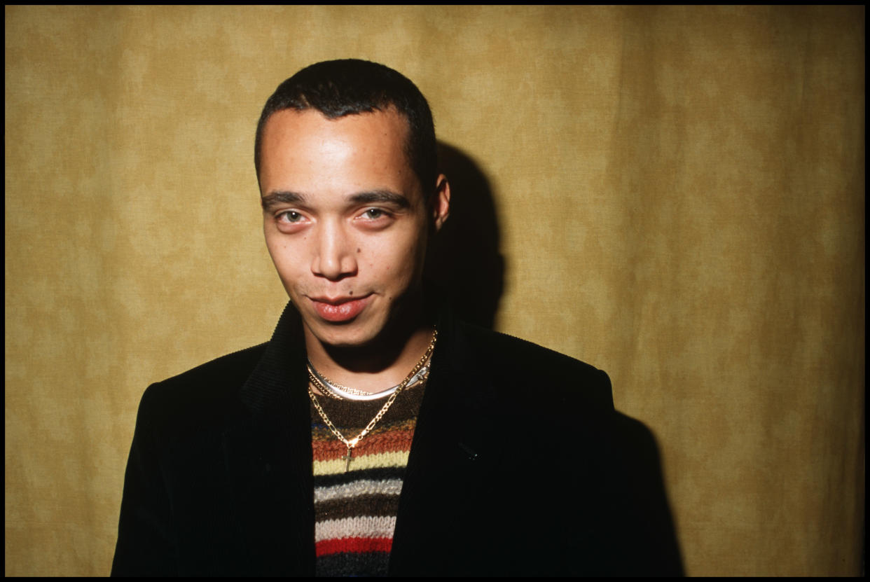 Finley Quaye poses for portraits in a house in Ladbroke Grove, London, 4th November 1998. (Photo by David Corio/Redferns)