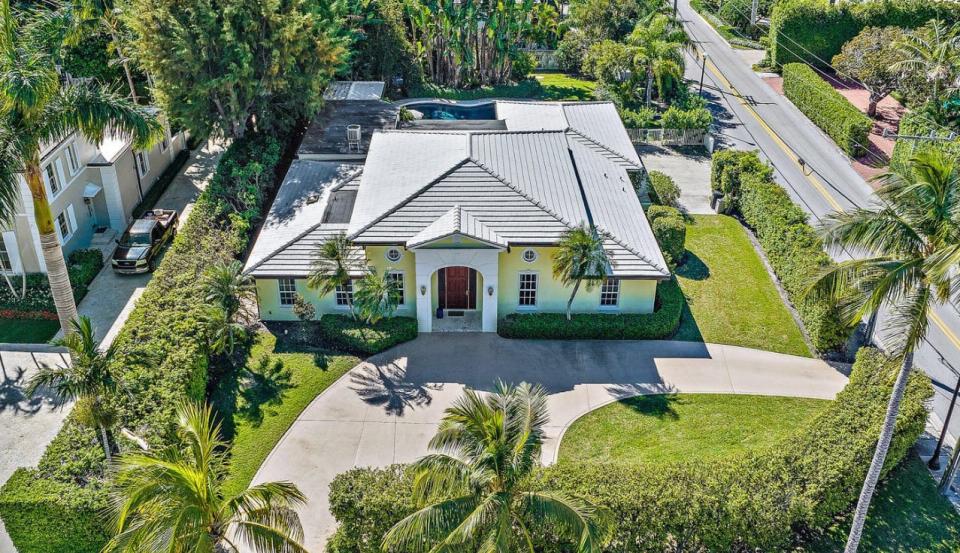 A Palm Beach house built in the 1950s at 264 Dunbar Road on the southeast corner of Bradley Place has changed hands for a recorded $11.2 million. The buyer, developer Lee Fensterstock, immediately relisted the property for its land value at $15.9 million.