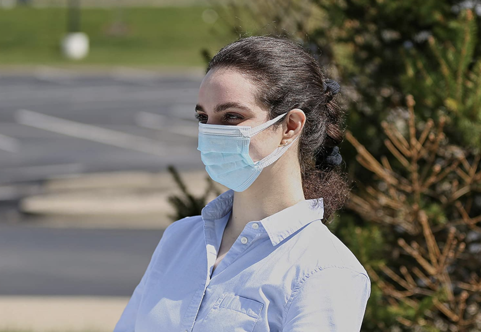 Esta mascarilla desechable no contiene látex. (Foto: Amazon)