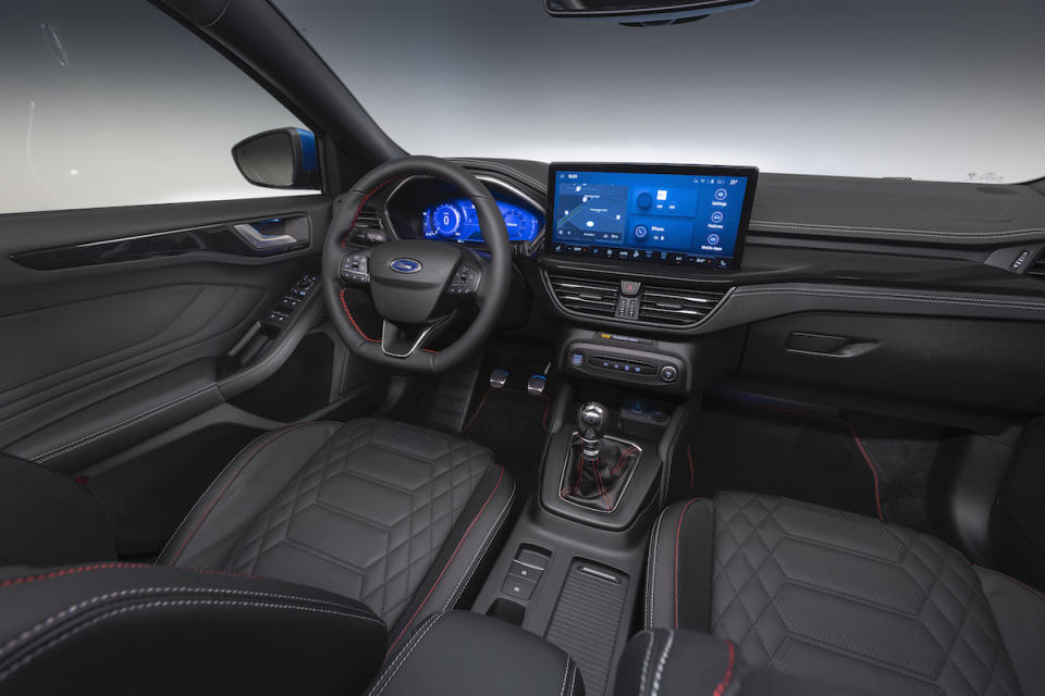 2021_FORD_FOCUS_ST-LINE_INTERIOR_04.jpg