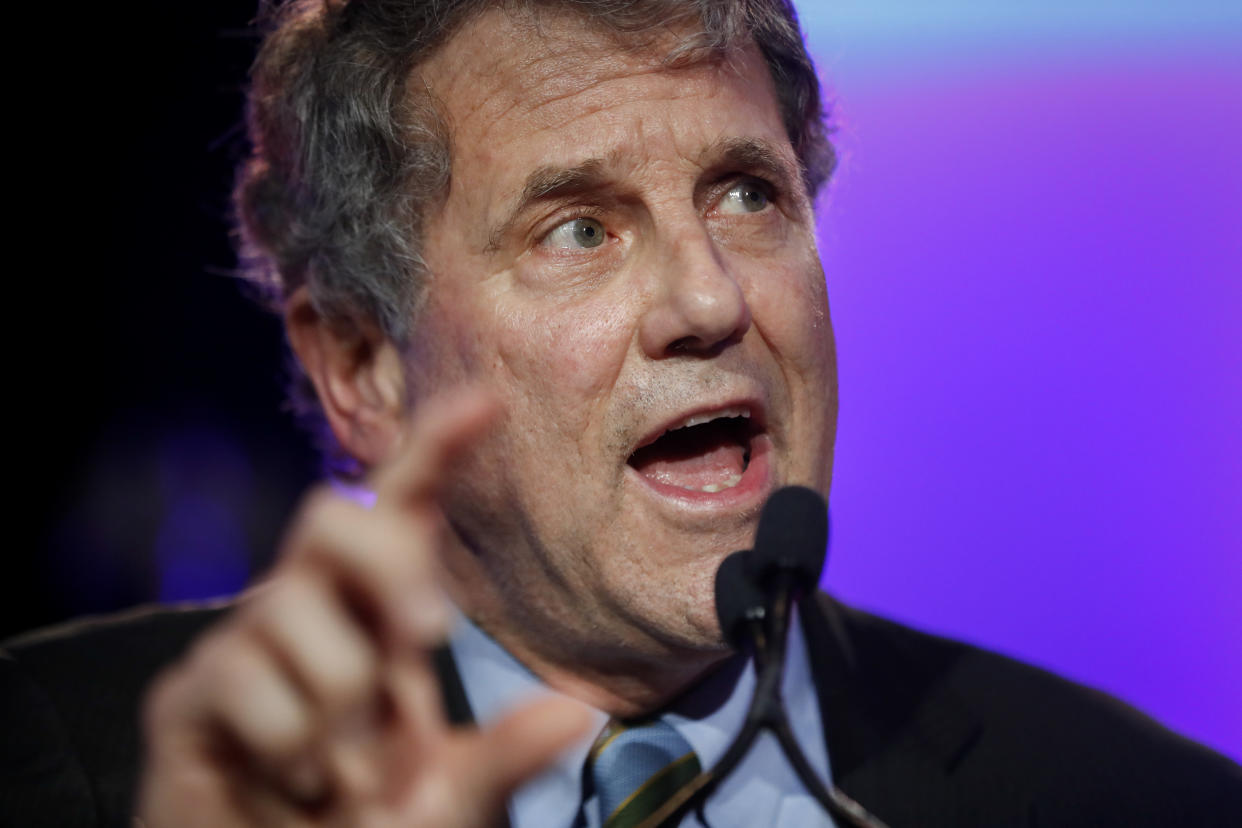 Sen. Sherrod Brown (D-Ohio) says he's spoken directly with the CEO of United Airlines about the missing tip jars. (Photo: John Minchillo/ASSOCIATED PRESS)