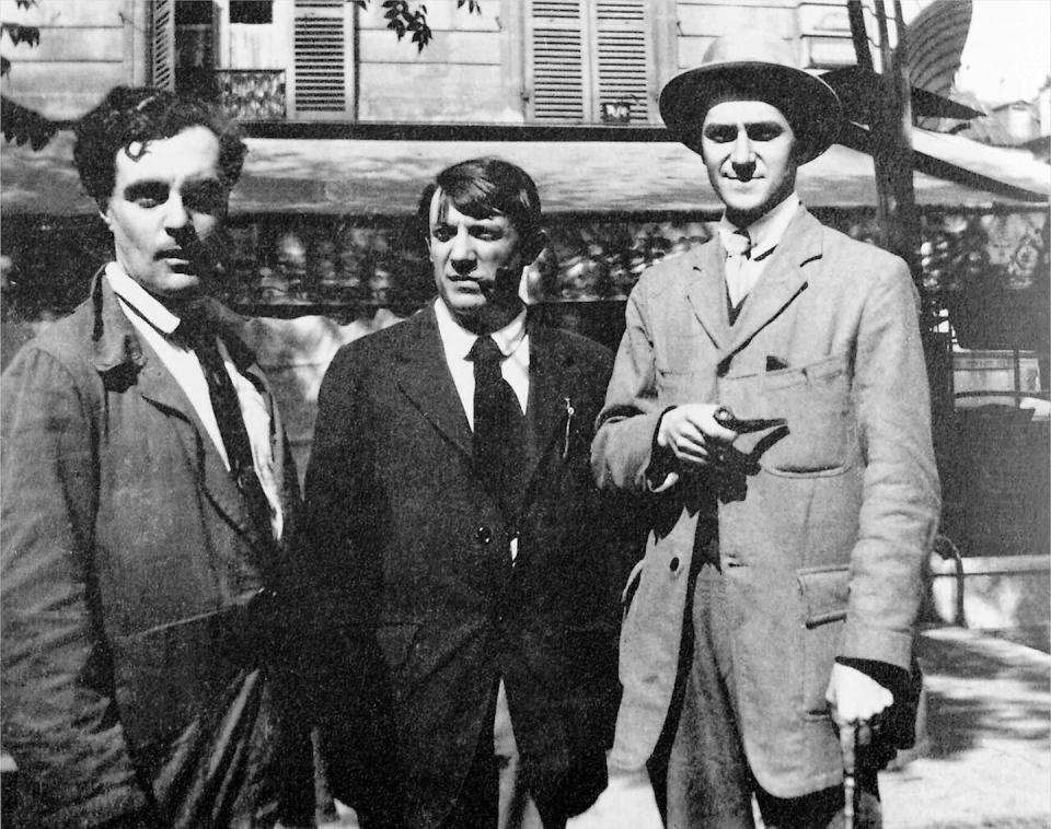 Picasso also socialised. He is pictured here in the centre, with Modigliani and André Salmon in front of the Café de la Rotonde, Paris.