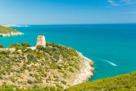 <p>Sono raccomandate il <strong>Gargano</strong>, Alberobello, Polignano a Mare, Lecce, Ostuni, Otranto, Santa Maria di Leuca. Vengono consigliate per le spiagge, il vino, la comodità degli hotel e ovviamente per il clima.(Getty) </p>