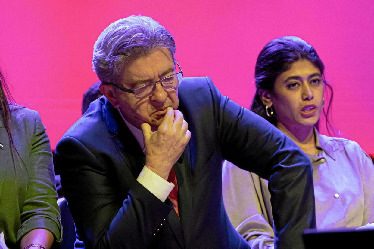 Le leader de La France Insoumise (LFI) Jean-Luc Melenchon et Rima Hassan lors d'un meeting à Roubaix pour les élections européennes dans le cadre de sa campagne aux élections européennes, à Roubaix, France, le 17 avril 2024.   - Credit:Courdji Sebastien / Courdji Sebastien/ABACA