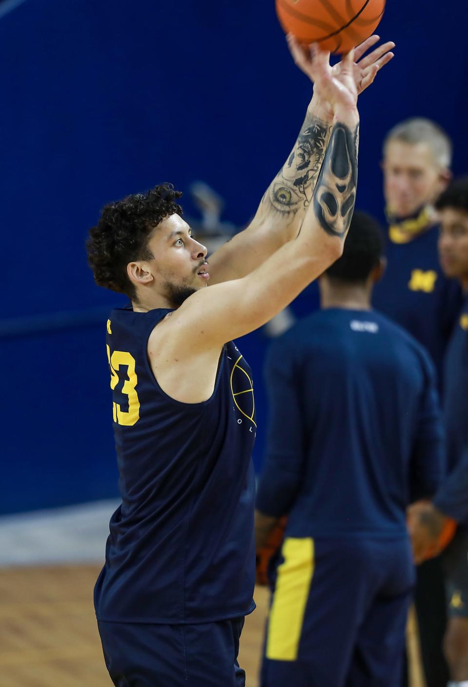 Michigan basketball's Brandon Johns Jr. shooting during a drill Oct. 15, 2021 during media day at Crisler Center in Ann Arbor.