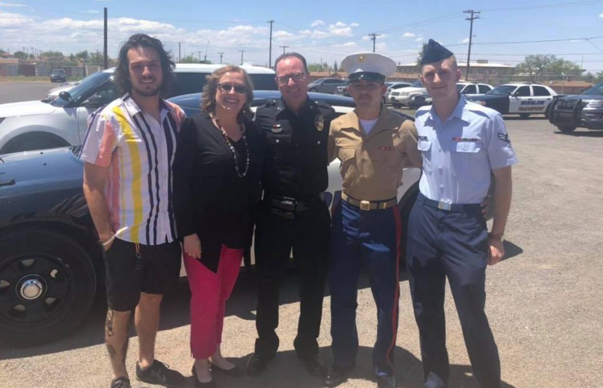 An Arizona police officer radioed into dispatch to sign off after 26 years of service. (Photo: Facebook)