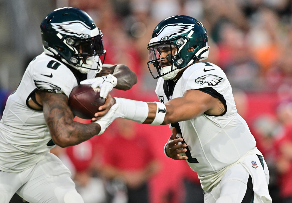 LOOK: Eagles' RB D'Andre Swift among NFL offensive statistical leaders  entering Week 4