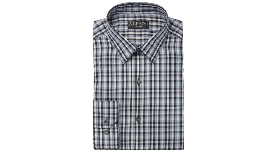 The gingham print of this shirt is super flattering.