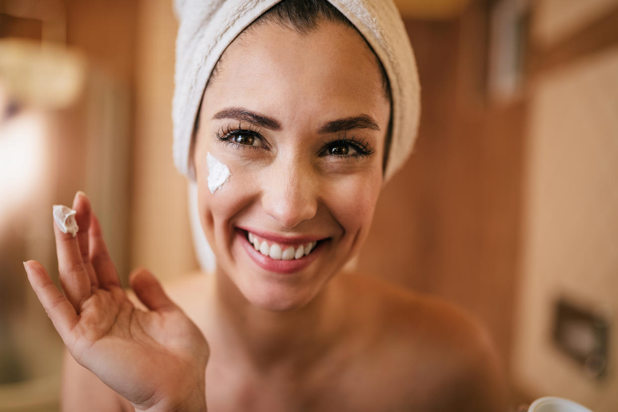 La Crema Mágica de Charlotte Tilbury empapa tu piel de hidratación, dejándola suave y brillante casi de inmediato. Foto: Getty Images. 