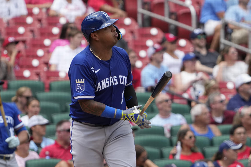 Salvador Perez leads Royals to 64 victory over Cardinals in opener of