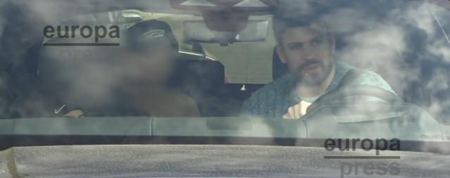 El bebé de Shakira y Piqué, Sasha, celebra sus seis meses pateando