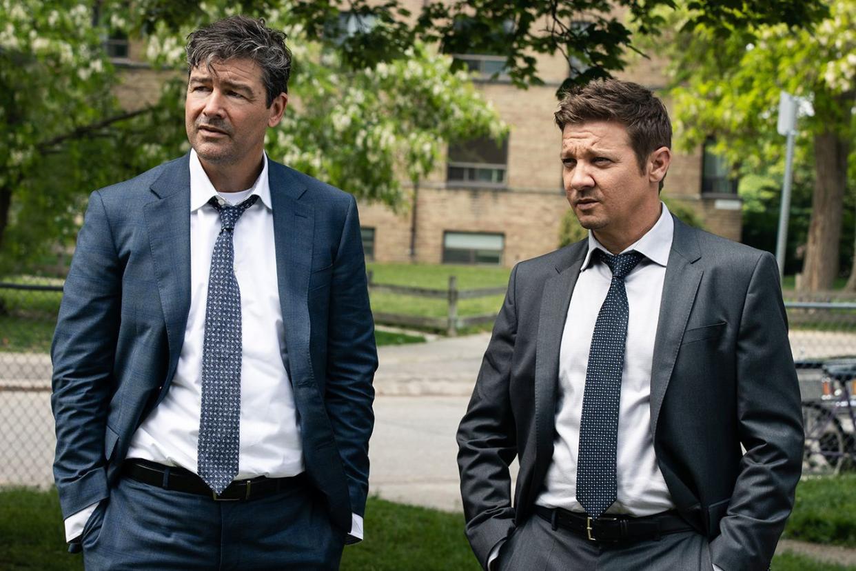 kyle chandler, jeremy renner, mayor of kingstown