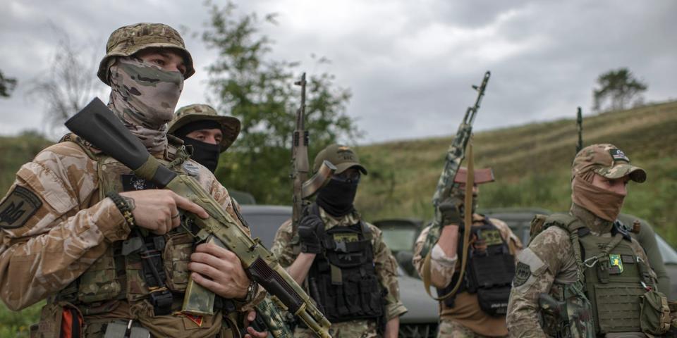 Volunteer Ukrainian soldiers training outside Kyiv on August 27, 2022.