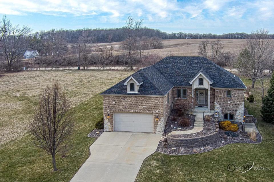 This home at 1083 Winborne Road in Lake Summerset sold for $332,000 on June 20, 2023.