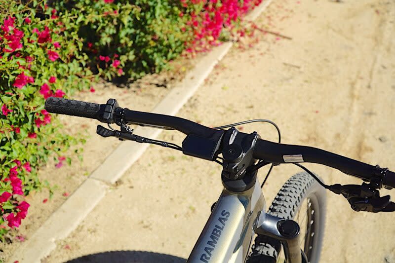 Aventon Ramblas eMTB nice wide handlebars