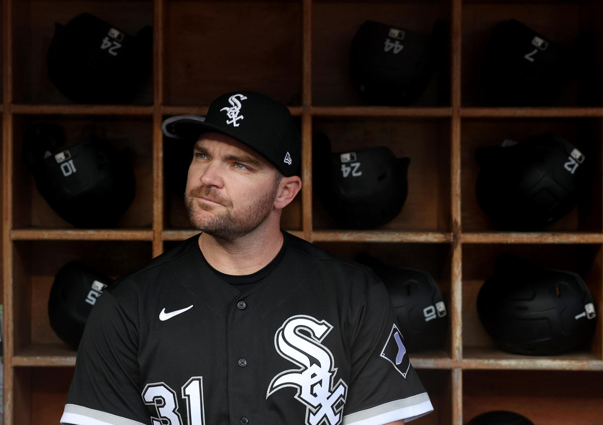 White Sox' Liam Hendriks calls for change after mass shooting in