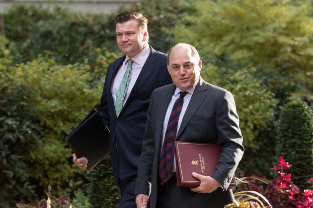 Minister for the Armed Forces and Veterans James Heappey (L) and Secretary of State for Defence Ben Wallace (R) (Photo: Anadolu Agency via Getty Images)