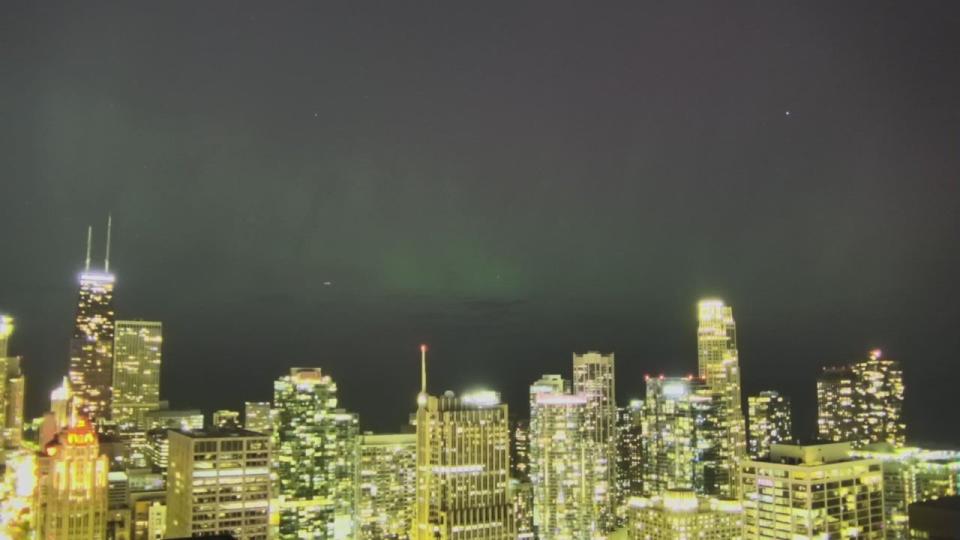 <div>Northern Lights seen over Chicago on May 10, 2024</div>