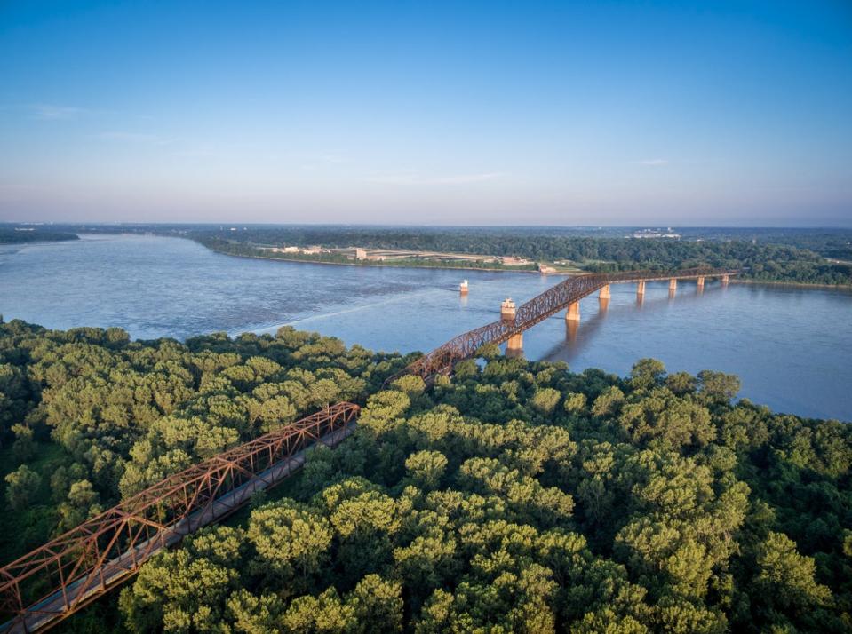 The Great River Road consists of a series of different state and local roads (Getty Images/iStockphoto)