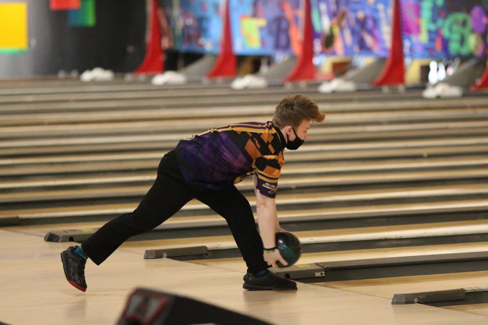 Hononegah's Charlie Hunt gets set to release during this season's action. Hunt and Hononegah advanced out of regionals and into next weekend's sectionals as a team.