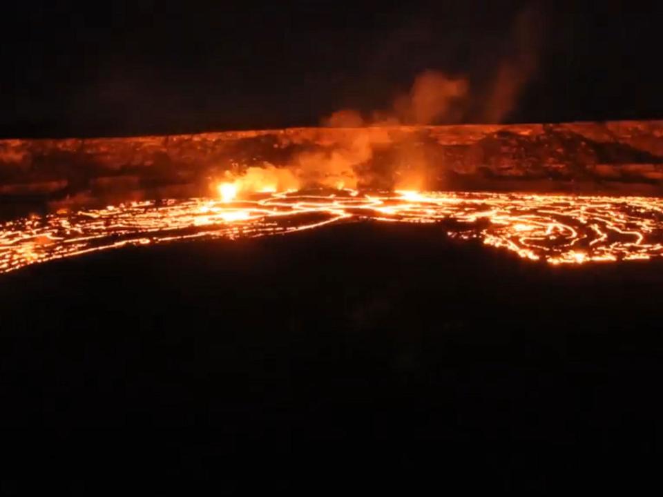 Lava pours from Hawaii’s Kilauea volcano in mesmerising timelapse video