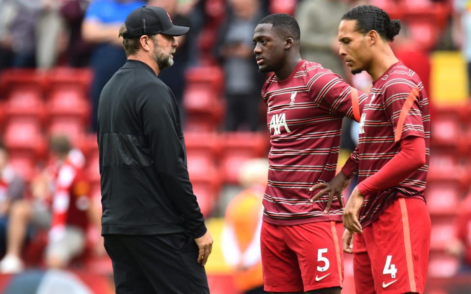 Liverpool manager Juergen Klopp talks to Ibrahima Konate and Virgil van Dijk - Reuters