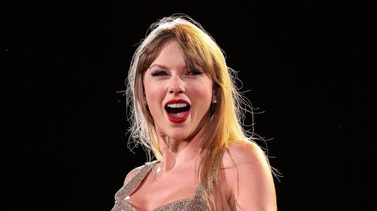 Jack Black Strips, Sings Taylor Swift at Actors' Strike Fundraiser