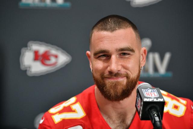 Travis Kelce on Taylor Swift at Chiefs game: 'hysterical' - Los Angeles  Times