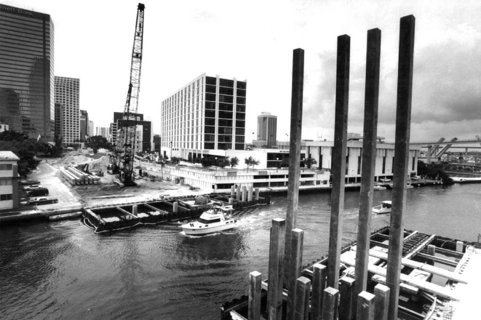 Construction on the Brickell bridge was halted in 1994 because of fears about damage to the nearby Dupont Plaza Hotel. Chuck Fadley/Miami Herald File