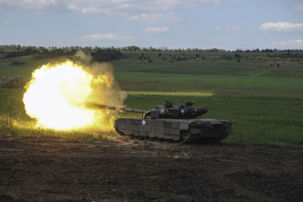 Ukraine Sends Western Tanks Into Battle (Iryna Rybakova / AP)