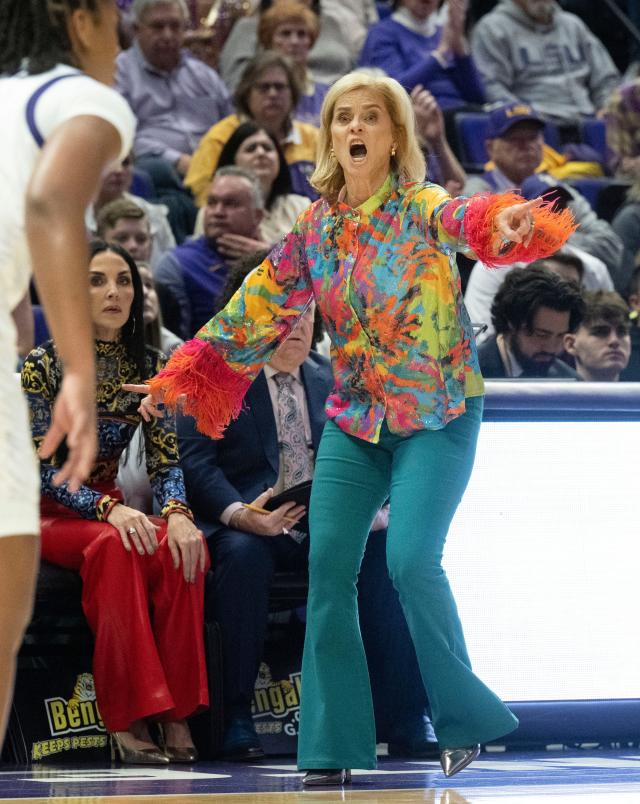 LSU's 'Dress Like Kim Mulkey' night had fans channeling Tigers