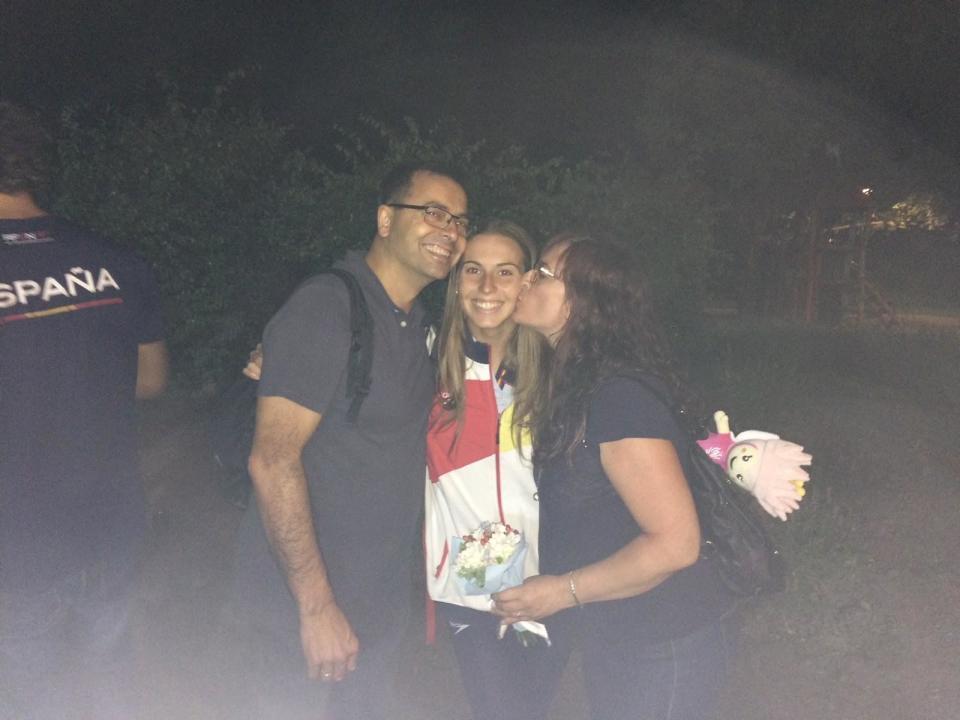 Bea with her parents after a championship. (Photo: Bea Ortiz)