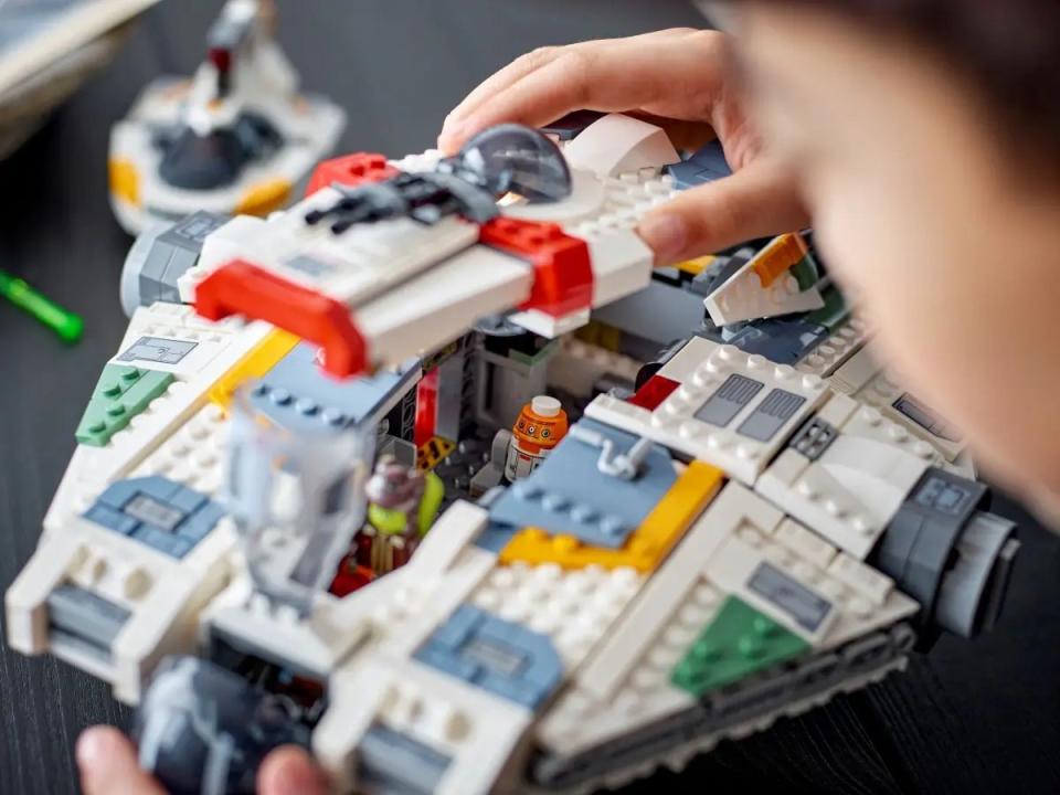 Above shot of the LEGO Ghost set cockpit.