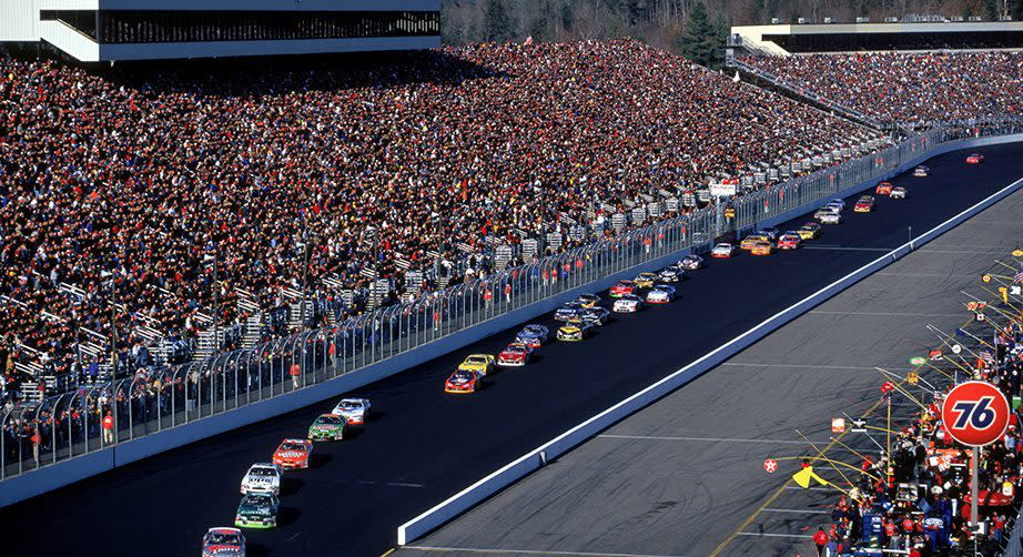 LOUDON, NEW HAMPSHIRE - NOVEMBER 23: Driver Sterling Marlin #40 is driving on the track during the New Hampshire 300, part of the NASCAR Winston Cup Championship Series at New Hampshire International Speedway on November 23, 2001 in Loudon, New Hampshire. Robby Gordon won the Race. (Photo by Robert Laberge/Getty Images) | Getty Images