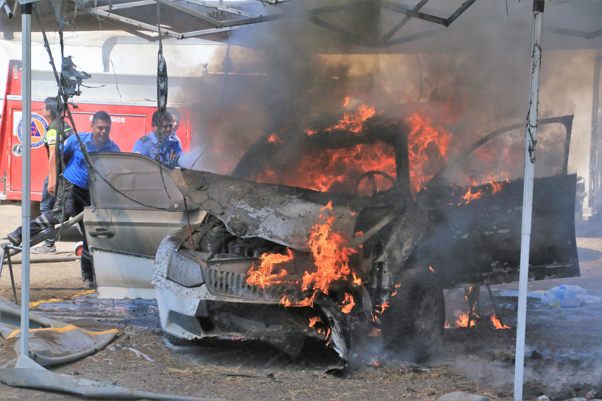 Se incendió el carro Benito Guerra, piloto mexicano del rally mundial, celebrado en León, Guanajuato. / Foto: Cuartoscuro