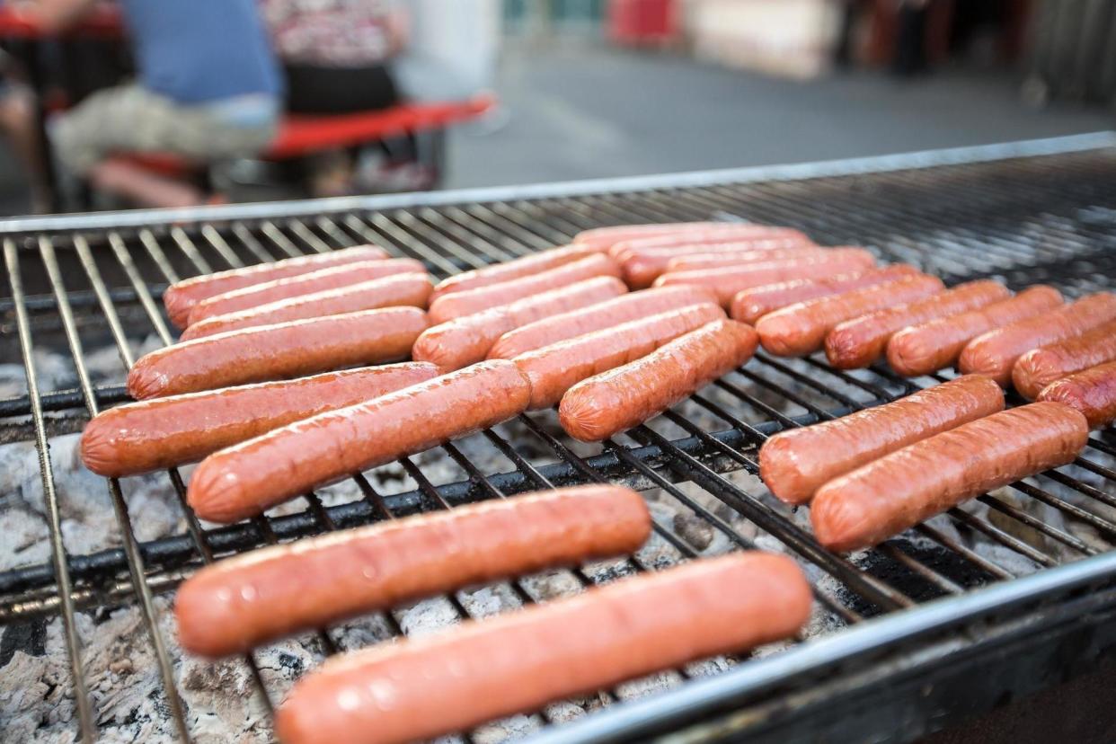 Thirteen-year-old Jaequan Faulkner opened up a hot dog stand called Old Fashioned Hot Dogs outside his home: Pixabay