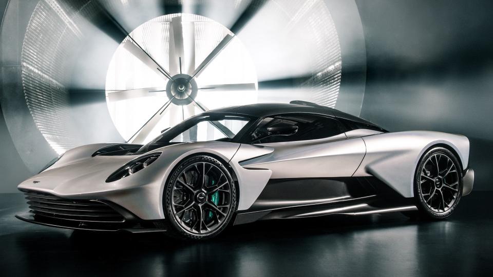 Aston Martin Valhalla: A Mid-Engined Beast With Twin-Turbo V8, 3 Electric Motors, 998 HP photo