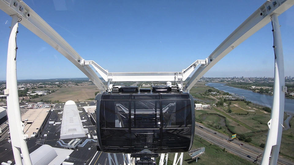 The Dream Wheel in New Jersey offers views of the New York City skyline.  / Credit: CBS News