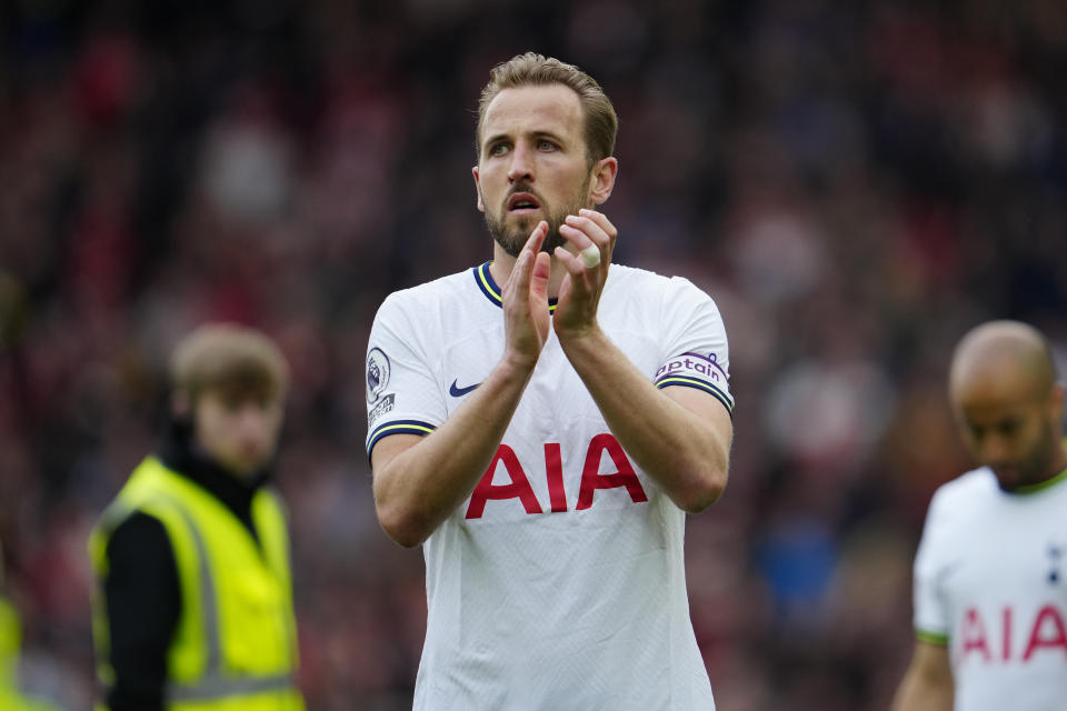 FILE - Tottenham's Harry Kane applauds fans after his team lost 4-3 at the end of an English Premier League soccer match between Liverpool and Tottenham Hotspur at Anfield stadium in Liverpool, Sunday, April 30, 2023. Bayern Munich coach Thomas Tuchel said Friday, Aug. 11, 2023, the club is still “working hard” to sign England captain Harry Kane after reports of delays in his expected transfer from Tottenham. (AP Photo/Jon Super, File)